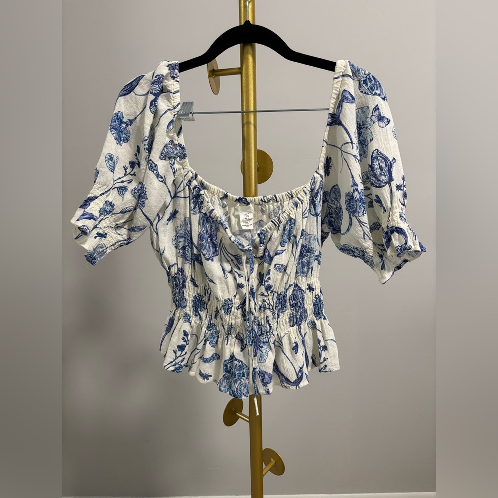 H&M Floral Blue and White Women's Top
